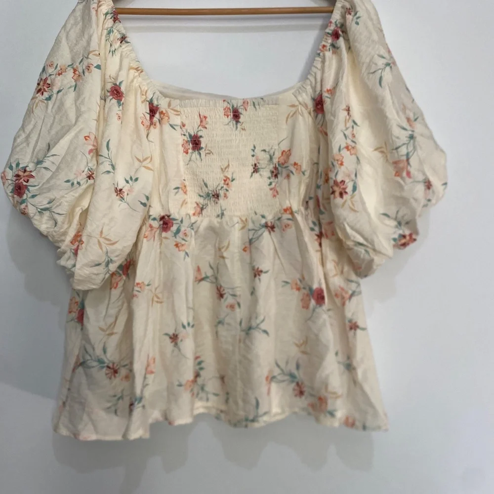 Torrid 1X Ruched Puff Sleeve Top - Picture 9 of 13